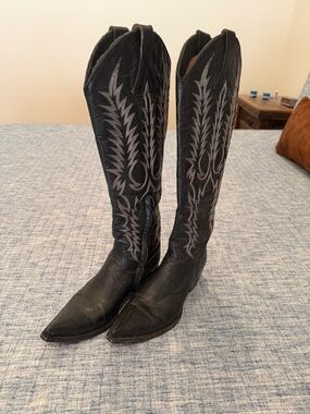 Old Gringo Mayra Black tall women’s Western Boots with Gray Embroidery